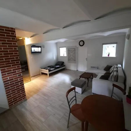 Apartament Lis W Kurniku Lägenhet