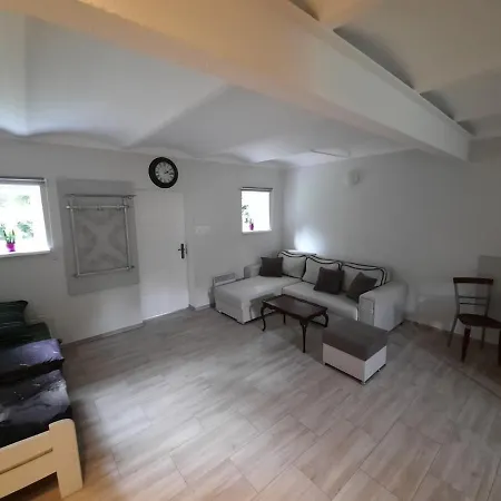 Typu Agro Z Tarasem Apartmán *